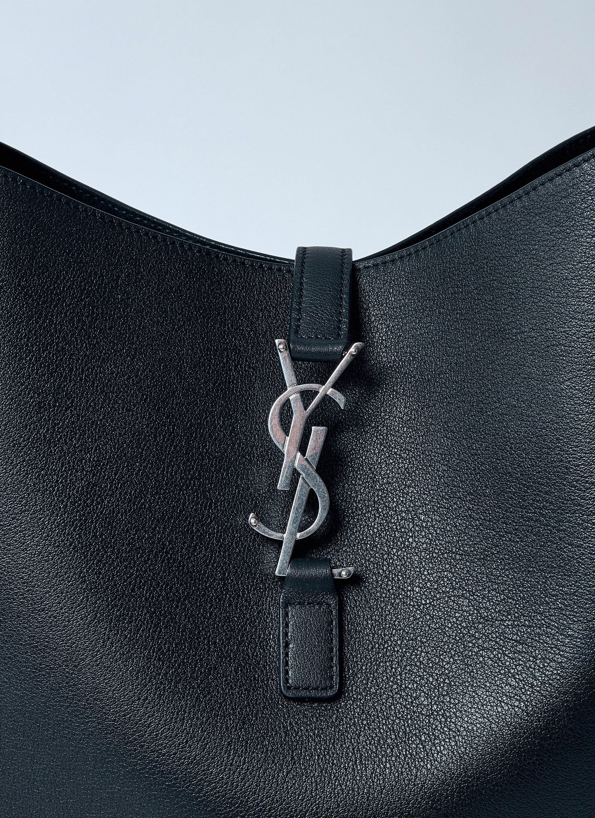 《Saint Laurent》 ラージ ル 5 A7 レザーショルダーバッグ