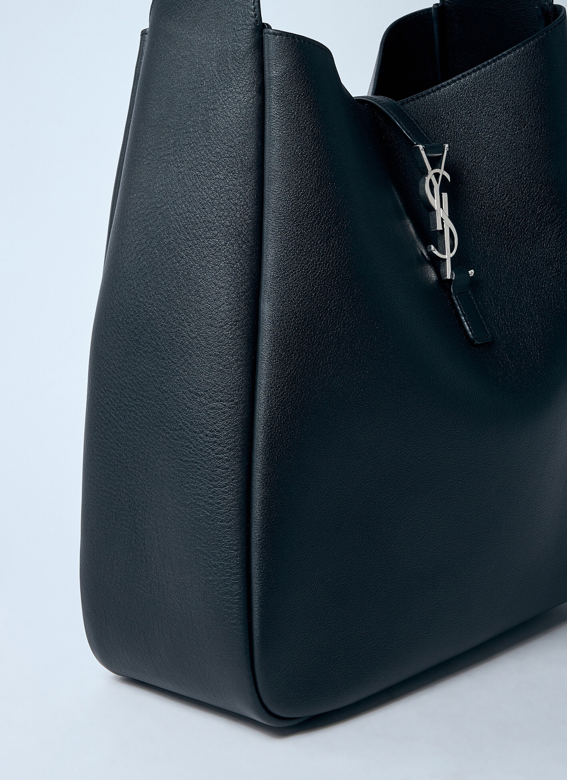 《Saint Laurent》 ラージ ル 5 A7 レザーショルダーバッグ