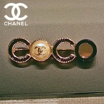 《上品な装い》CHANEL ブローチ