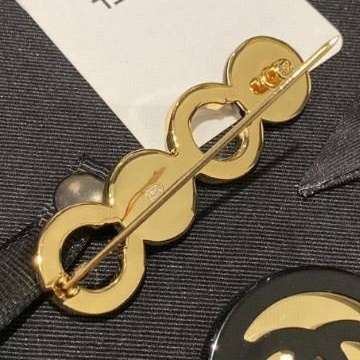 《上品な装い》CHANEL ブローチ