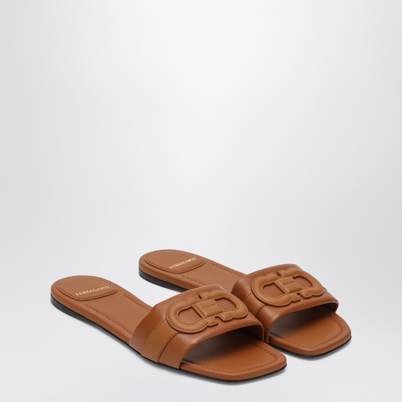 【関税&送料込】Ferragamo Gancini Slide In Cognac Leather