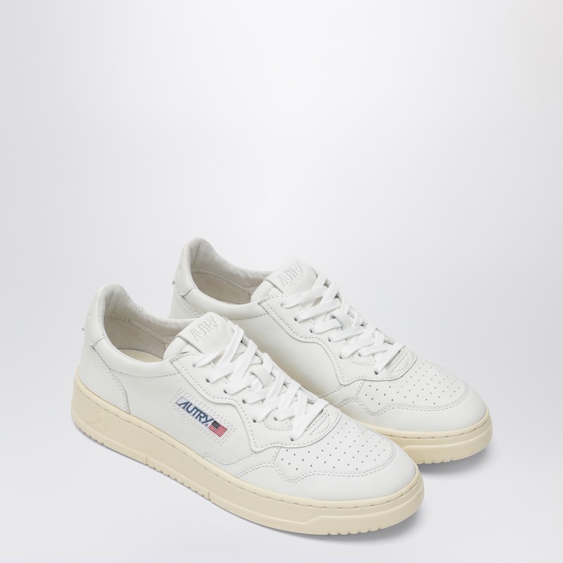 【関税&送料込】Autry White Medalist Sneakers In Super Soft