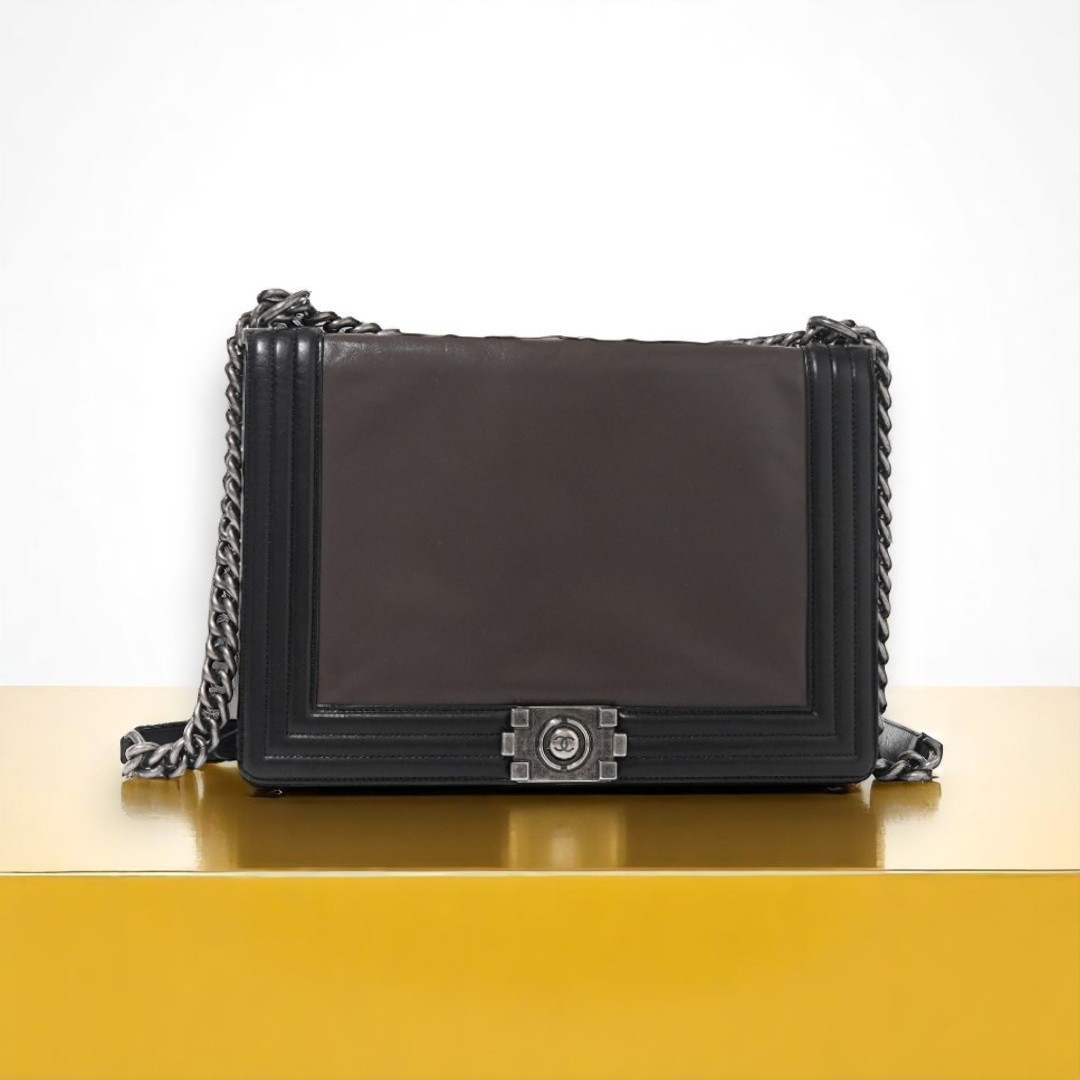 VINTAGE●CHANEL●ラージ ボーイシャネル ハンドバッグ