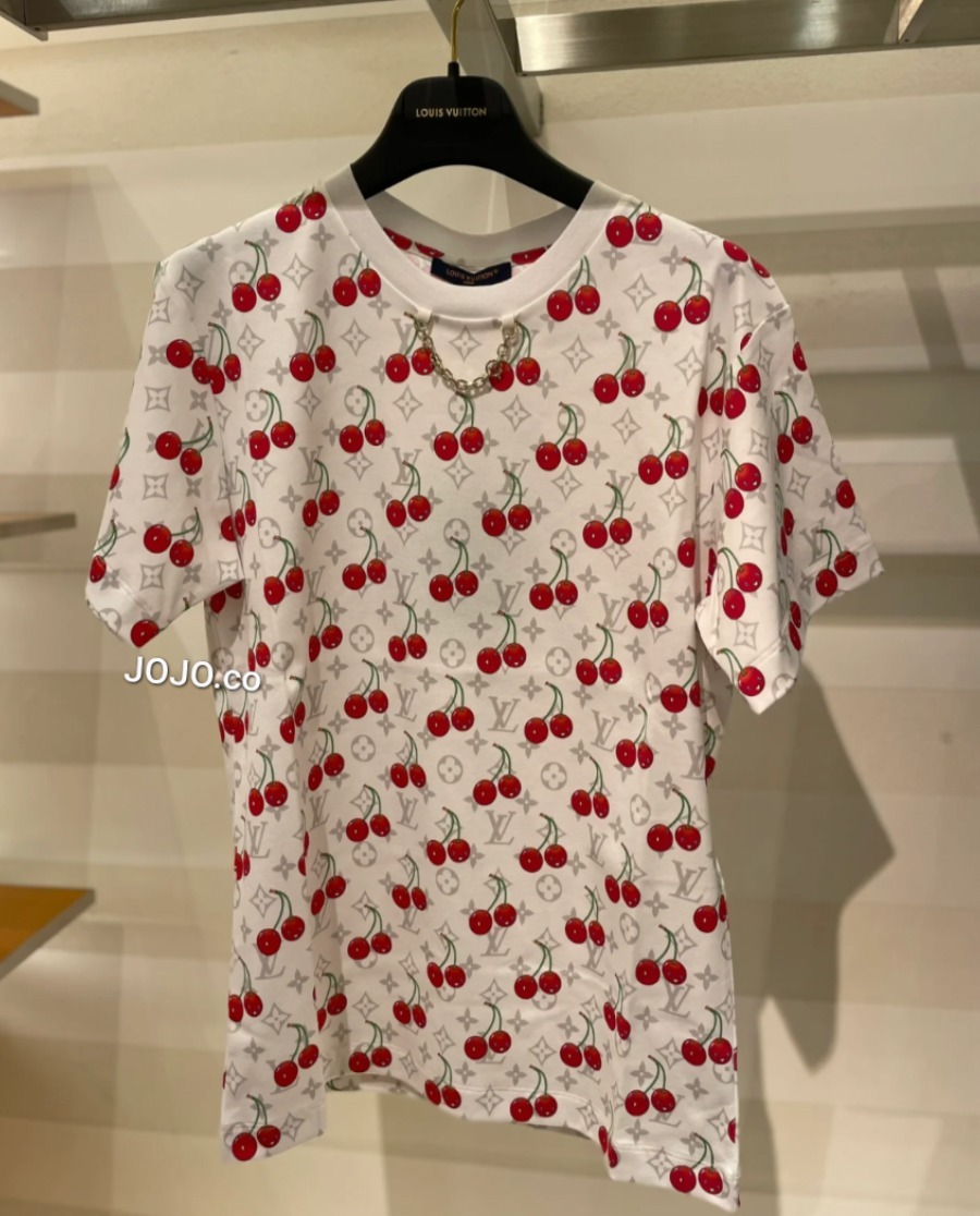 《1枚で主役コーデ♡ルイヴィトン》LVさくらんぼ Tシャツ