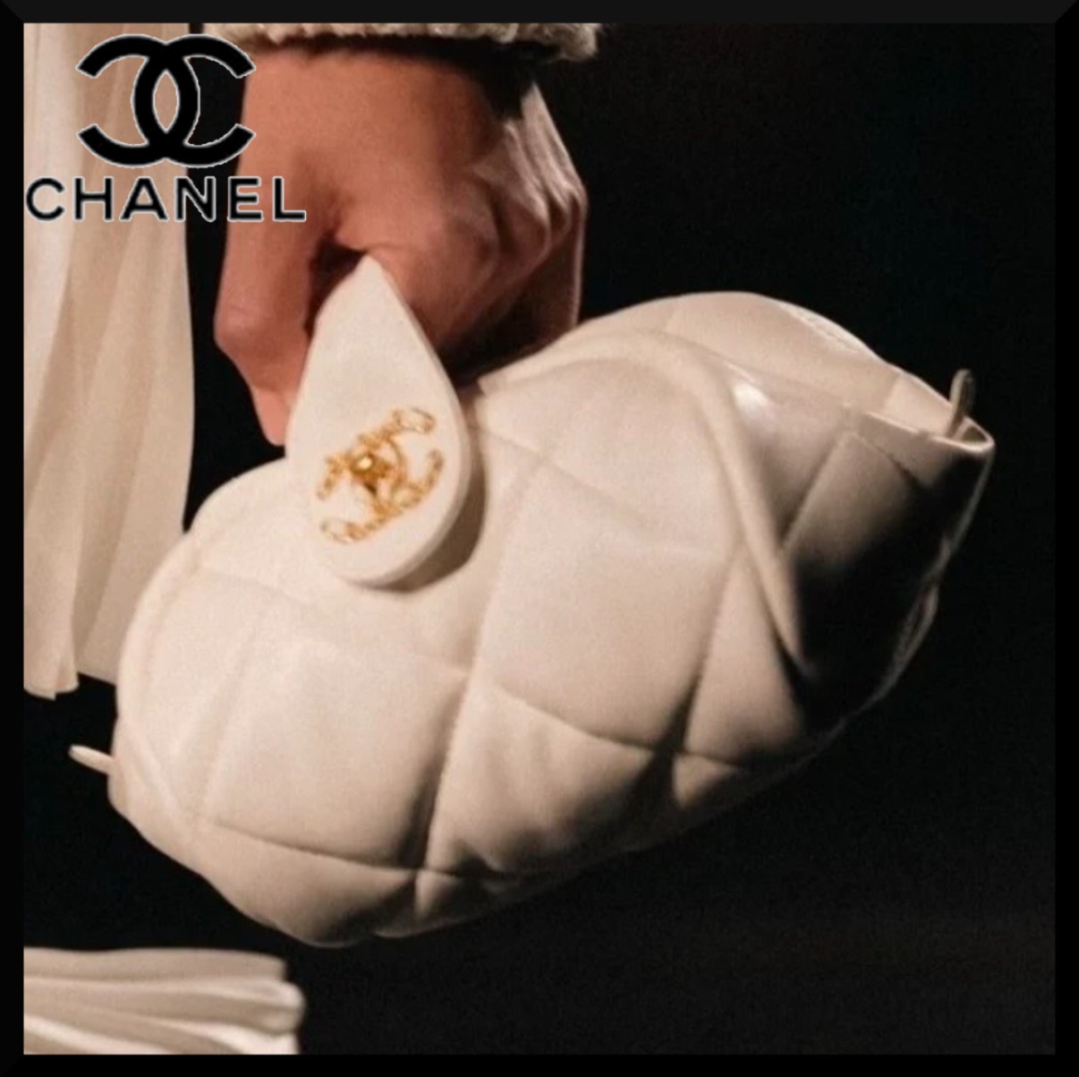 【アクセ感覚で持てる】CHANEL ショルダーバッグ