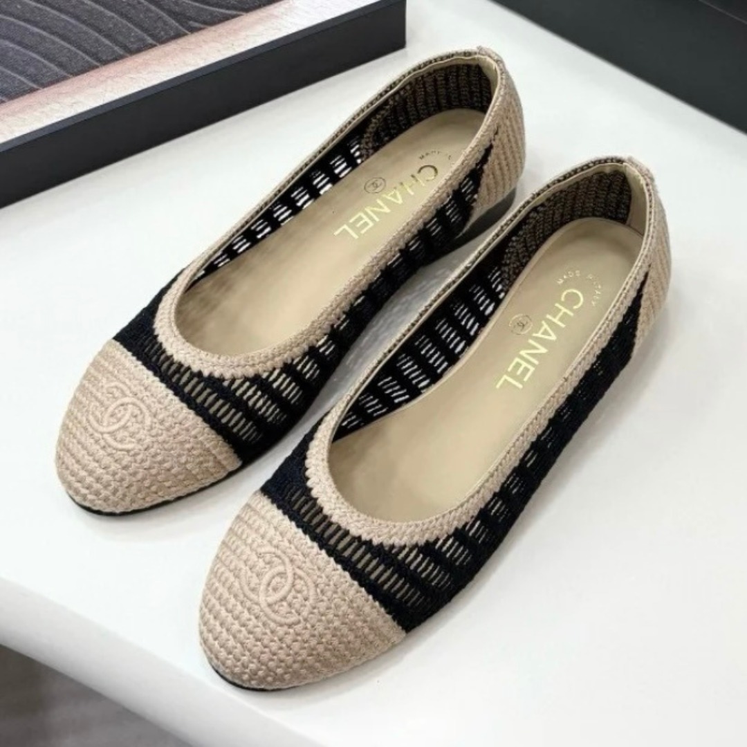 《夏らしい爽快的デザイン！》 CHANEL バレリーナ