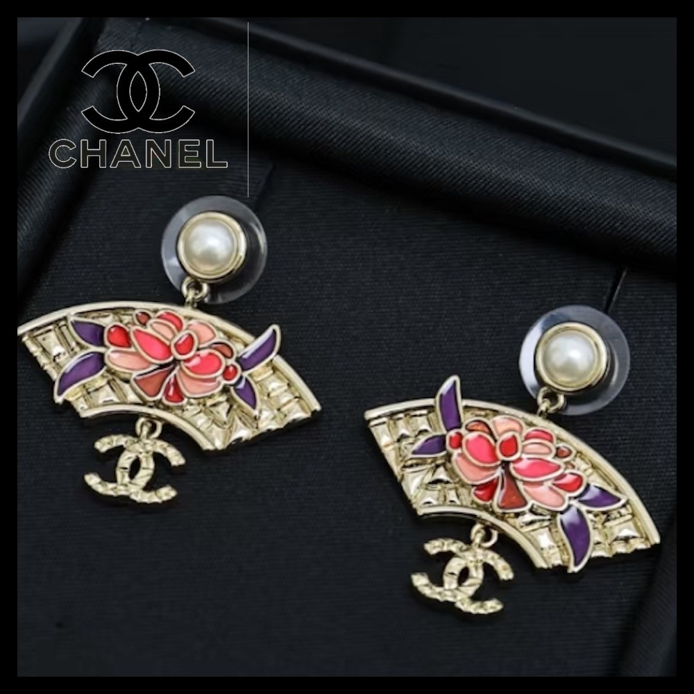 【新鮮なデザインが素敵♪】CHANEL ピアス