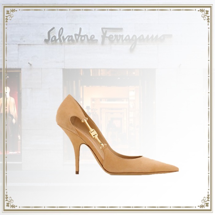 【★完売必至★】 Salvatore Ferragamo ☆ Fバックル付デコルテ