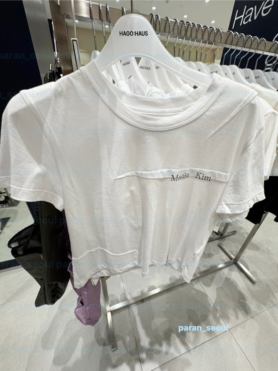 Matin Kim☆SLIT PINTUCK POINT CROP TOP