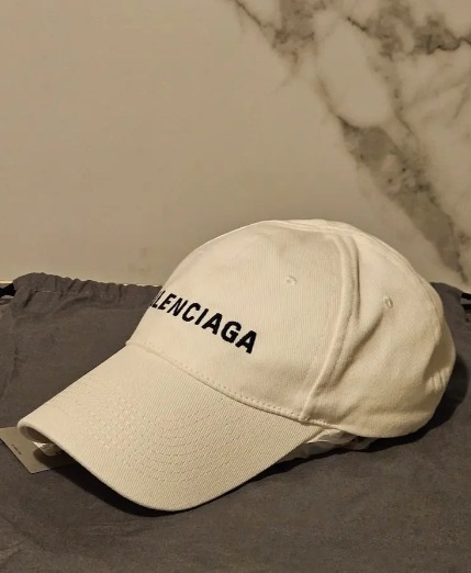 L★タイムセール★人気BALENCIAGA★ロゴ入りホワイトキャップ