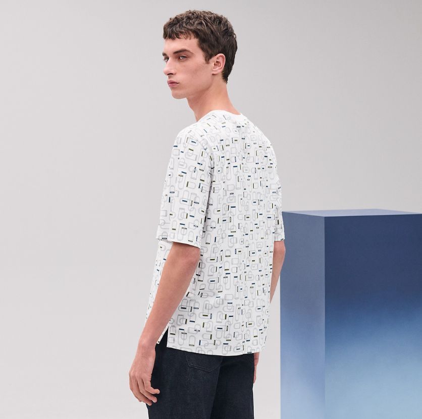 《都会的な軽快さを纏う》【HERMES】プリントTシャツ