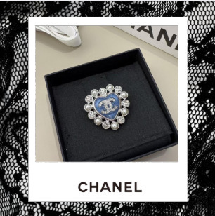 愛らしいデザイン☆【CHANEL】デニムハートブローチ