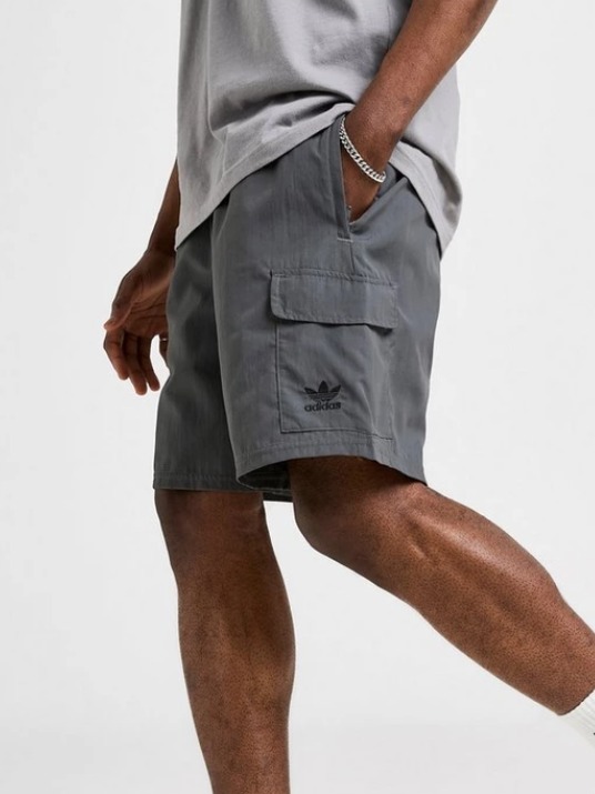 おしゃれ★adidas Essential Woven Shorts ハーフパンツ