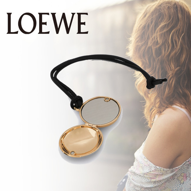 正規店買付【LOEWE】アナグラム ペブル メダリオン ペンダント