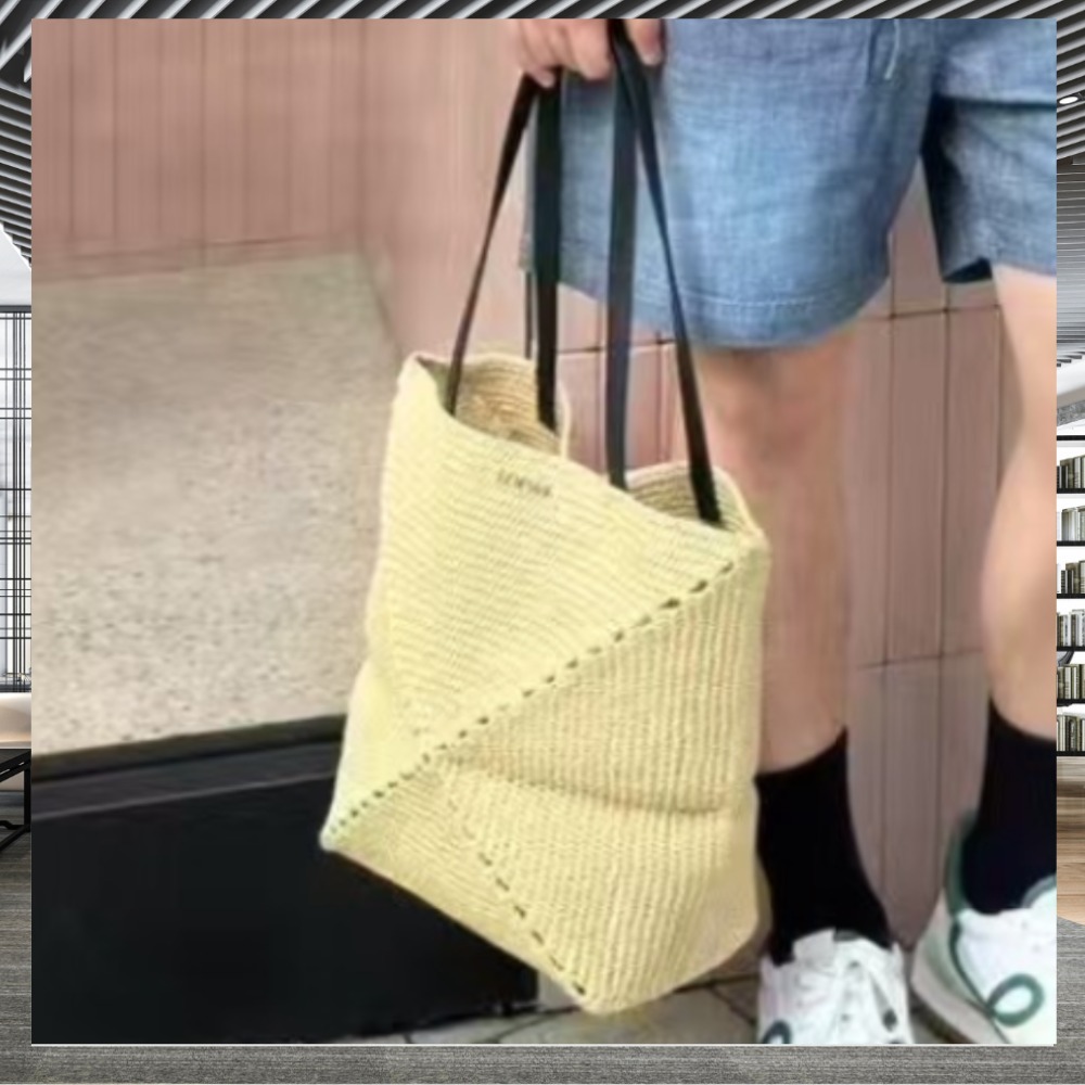 《上品で可愛い》【LOEWE】パズルフォルド トート ミディアム