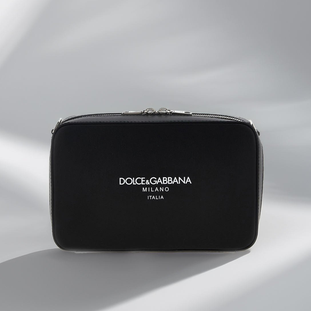 ◆送料・関税込み◆Dolce & Gabbana ロゴショルダーバッグ