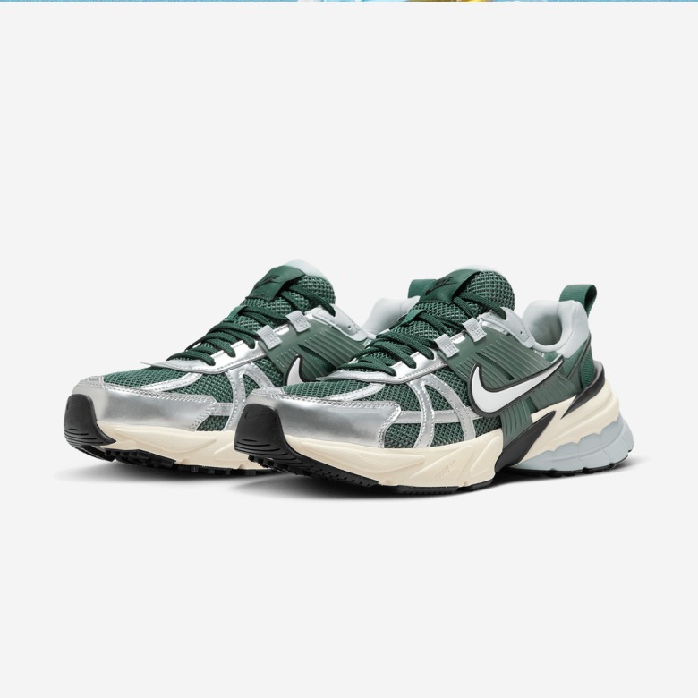 NIKE(ナイキ) V2K RUN Vintage Green Mineral Spruce