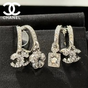 《かわいくてゴージャス》CHANEL ピアス 人気の2モチーフ