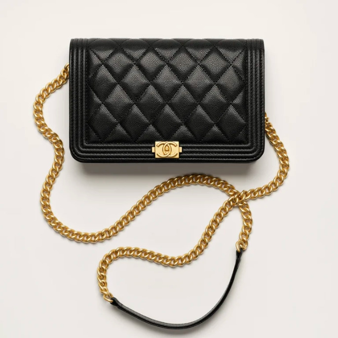 《CHANEL》BOY CHANEL チェーンウォレット