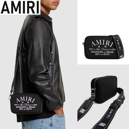 【大人カッコイイ♪】AMIRI ロゴショルダー カメラバッグ カメラバッグ AMIRI(アミリ) バッグ・カバン(メンズ) - 海外通販