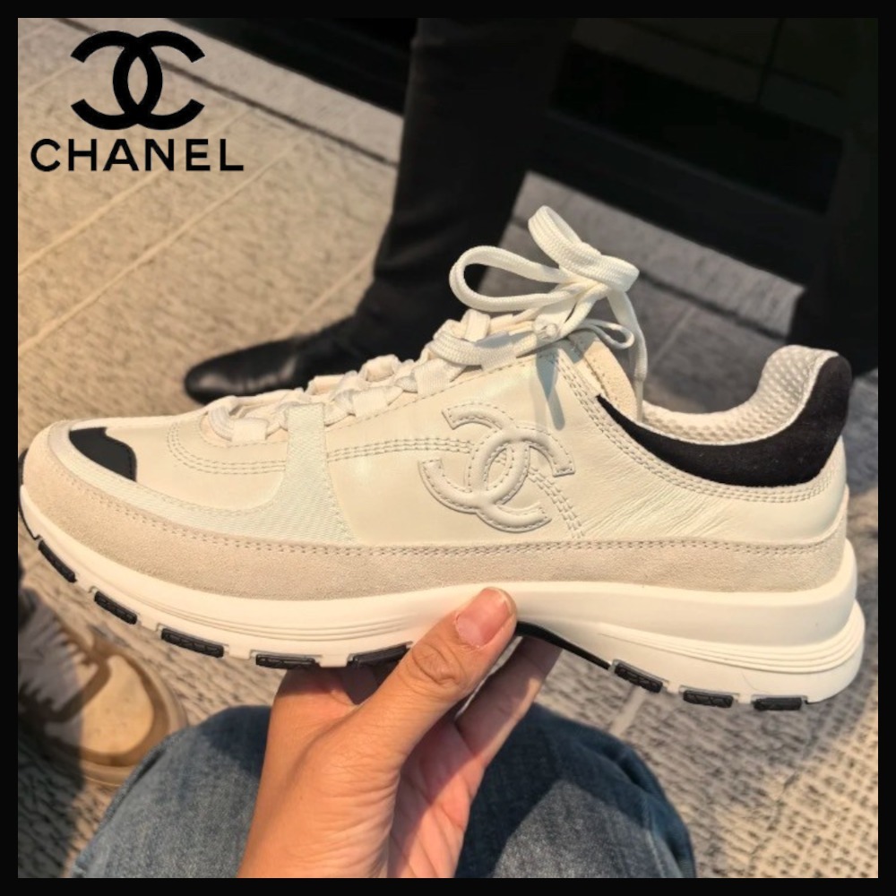 【シンプルに盛れる♪】CHANEL スニーカー