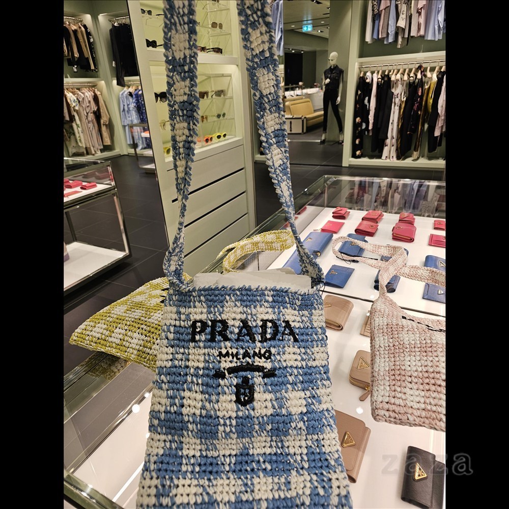 セール★PRADA★1EC184