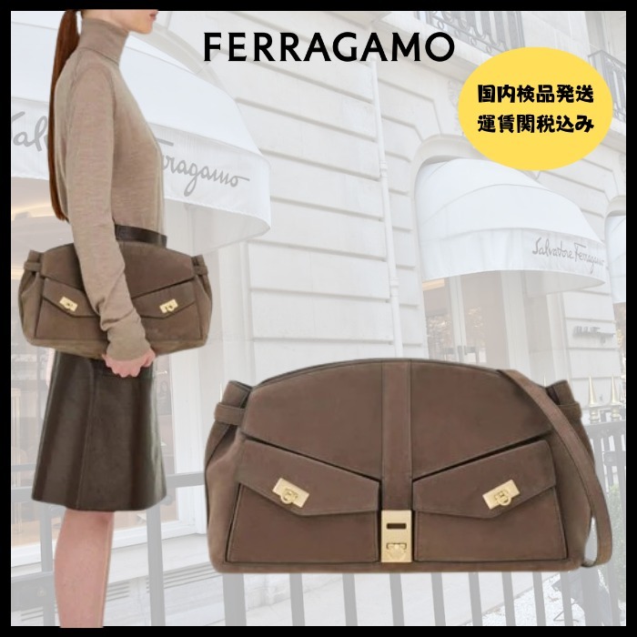 人気!【Ferragamo】Hug マルチポケット クロスボディ