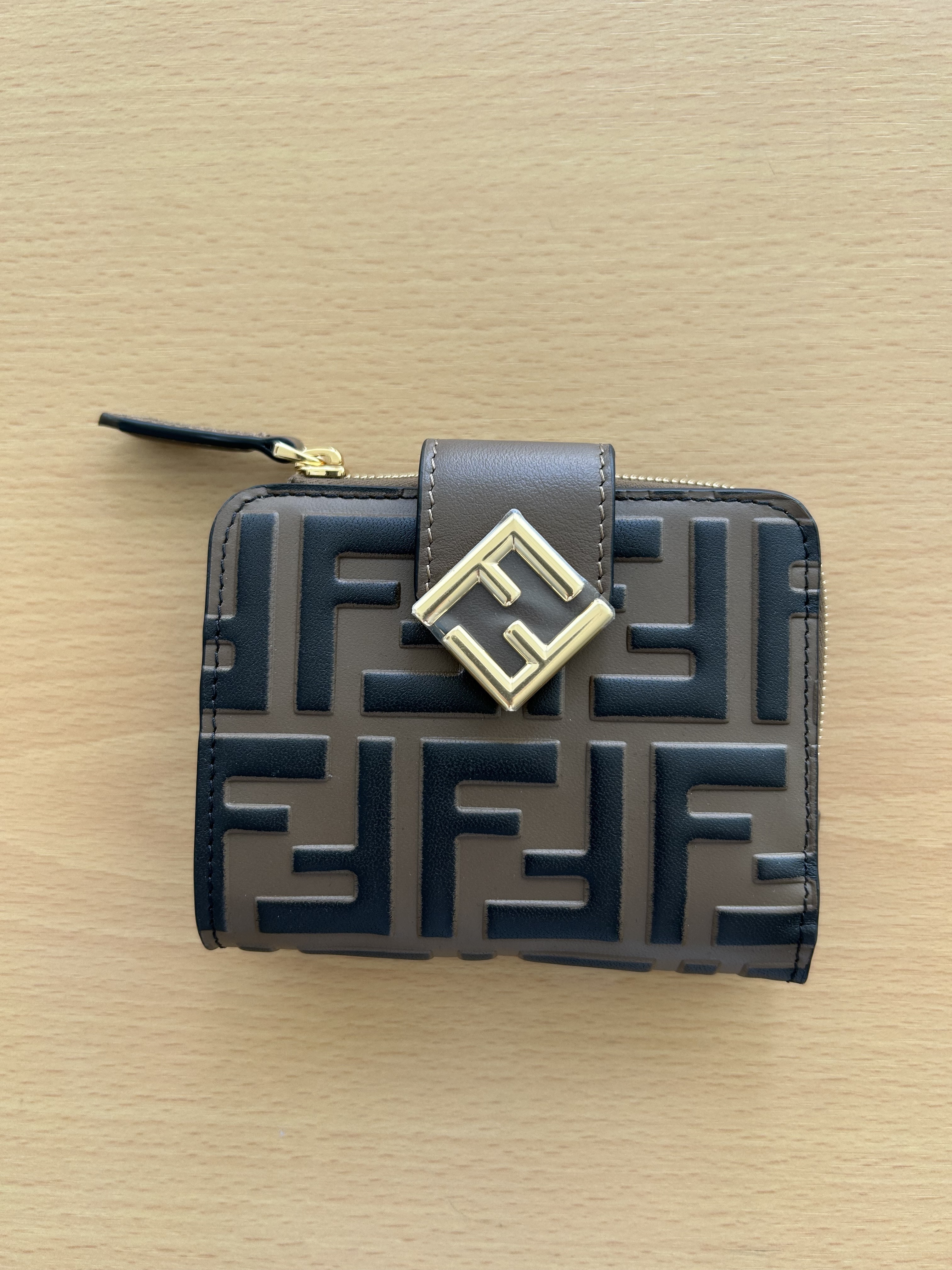【訳あり品】FENDI FFダイヤモンド財布