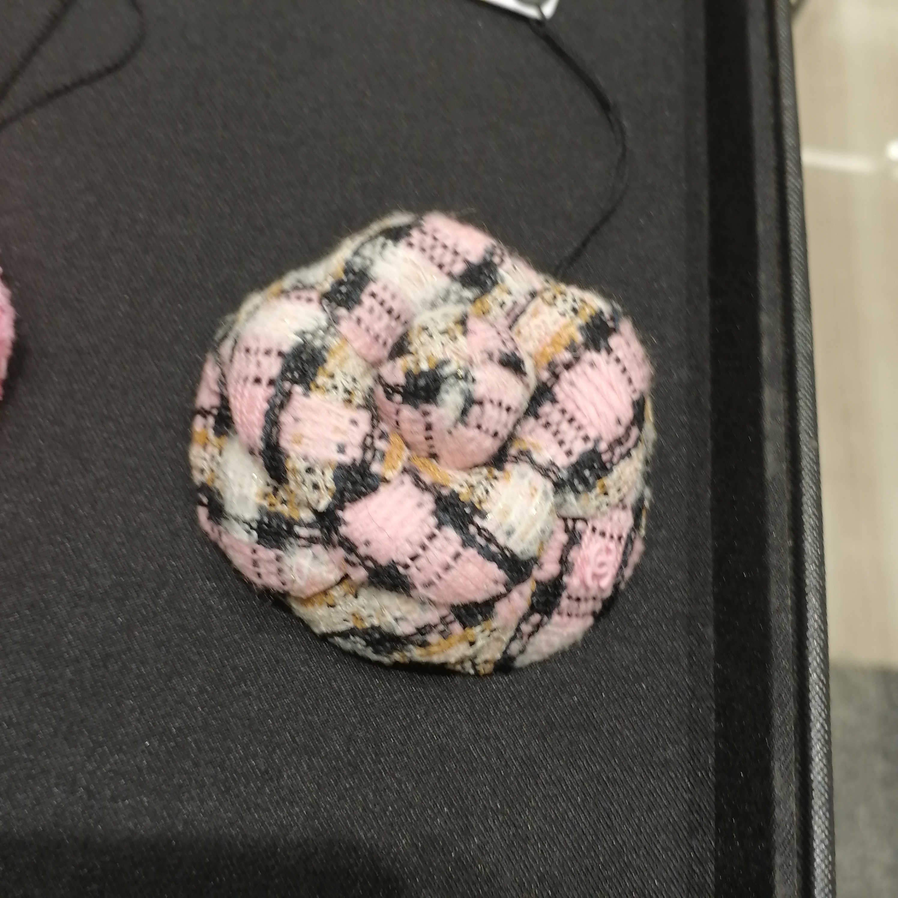 CHANEL シャネル カメリア ブローチ ツイード ピンク