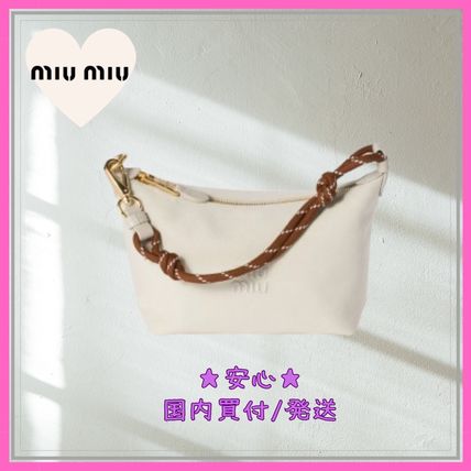 無地 MiuMiu(ミュウミュウ) ポーチ(レディース) - 海外通販のBUYMA