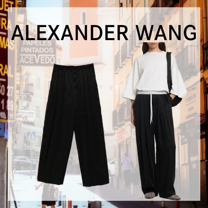 ボトムスその他 ALEXANDER WANG Women Shorts Burmudas 1WC2254844 001 Black