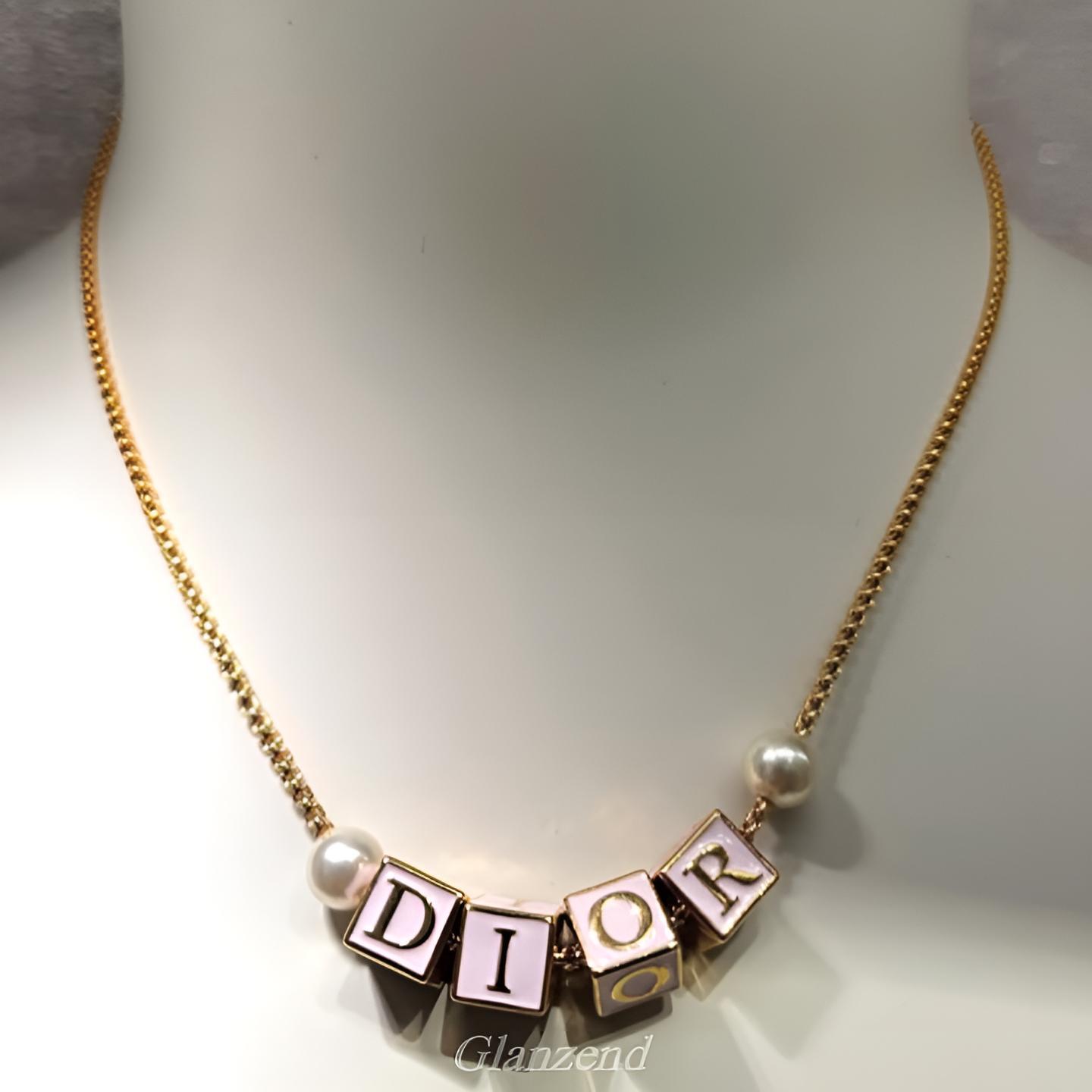 重ね付けも可愛い♪【Dior】《D-Dice》パール ネックレス