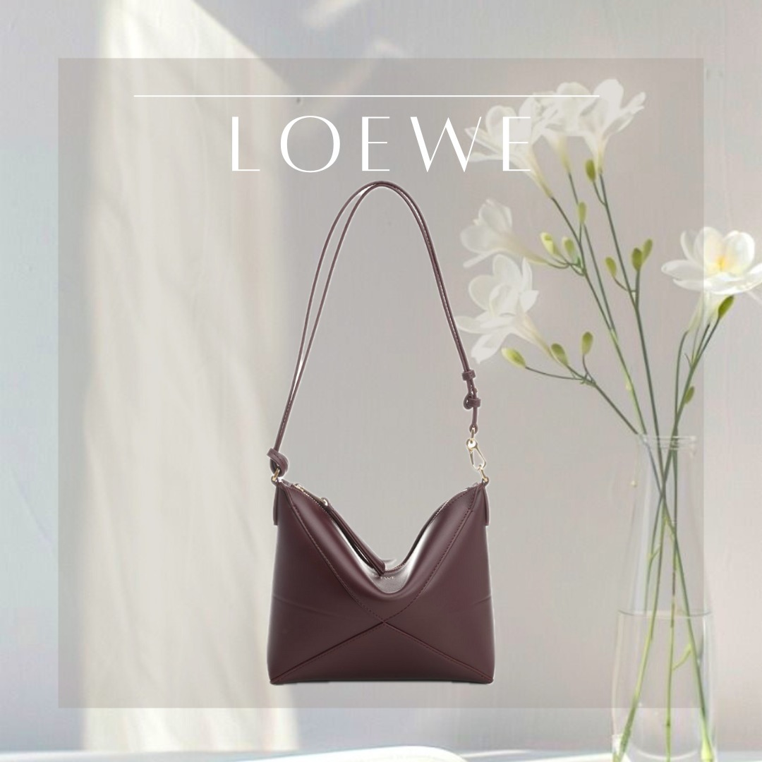 LOEWE レザーパズルフォールドクラッチ ショルダー