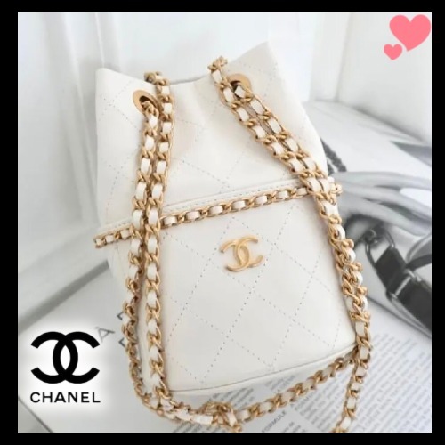 上品☆【CHANEL】チェーンミニクラッチ AP4354-B18814-NM369