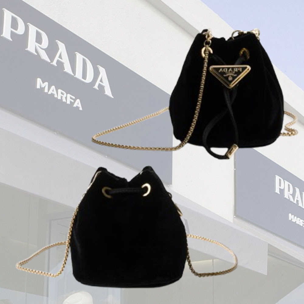 【PRADA】ベルベットミニポーチ