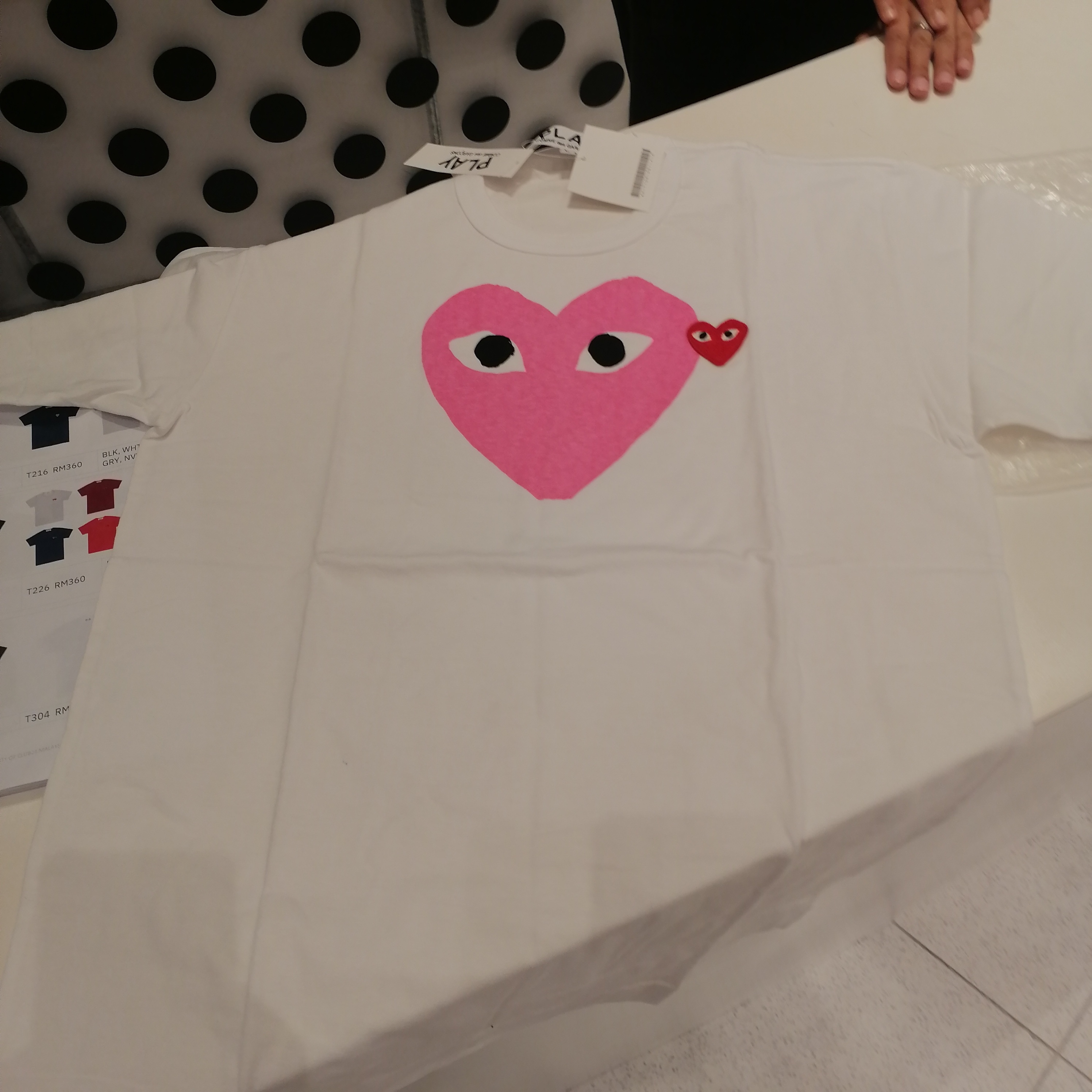 COMME des GARCONS☆ピンクハートロゴTシャツ