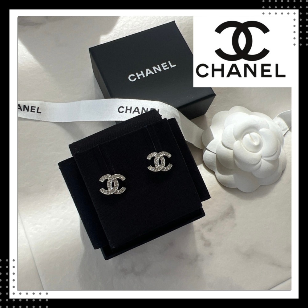 CHANEL《定番がかわいい》ピアス CCマーク