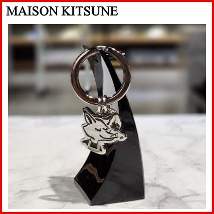 【関税込み】 ☆MAISON KITSUNE☆ フォックス キーホルダー