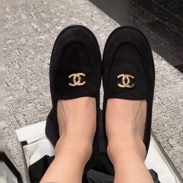 《人気★》CHANEL ローファー