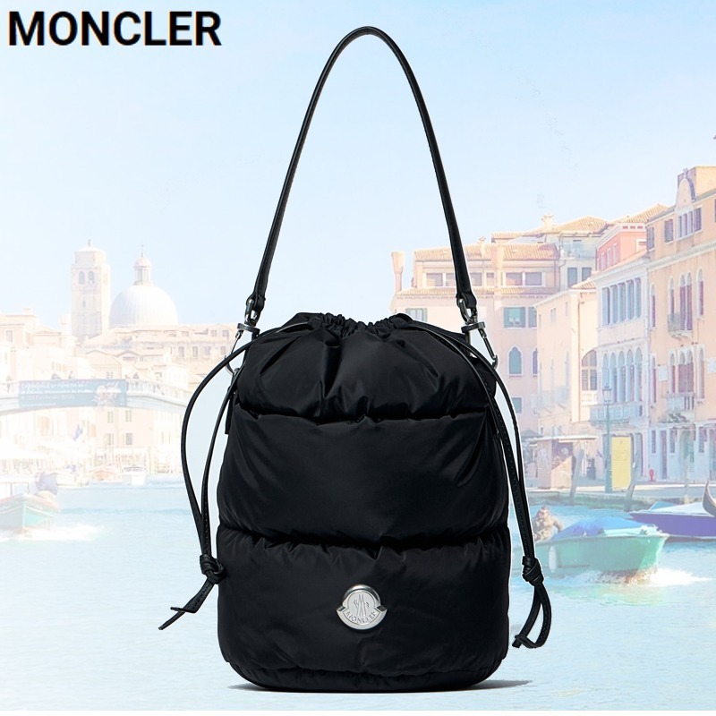関税込/国内発送《MONCLER》CARADOCバケットバッグ
