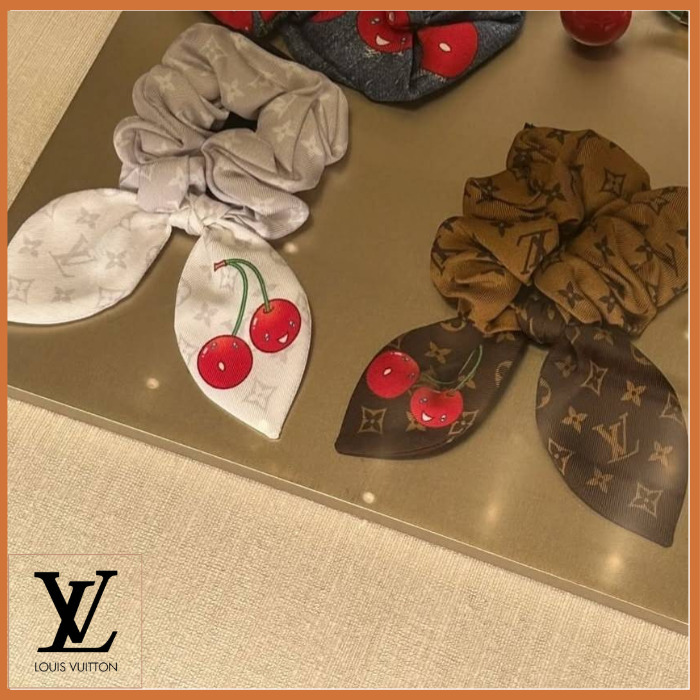 【遊び心と華やかさをプラス♪】LV × シュシュ ヘアアクセ