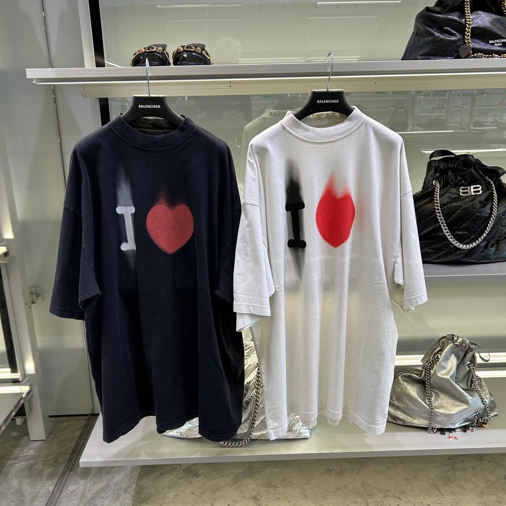 お買い得！！★ Balenciaga ★ ラージ フィット Tシャツ Unisex