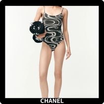 夏のビーチアイテム♪【CHANEL】ココビーチ 25M ビキニボトム コレクション CHANEL 2025年 ココ ビーチ コレクション - ルック