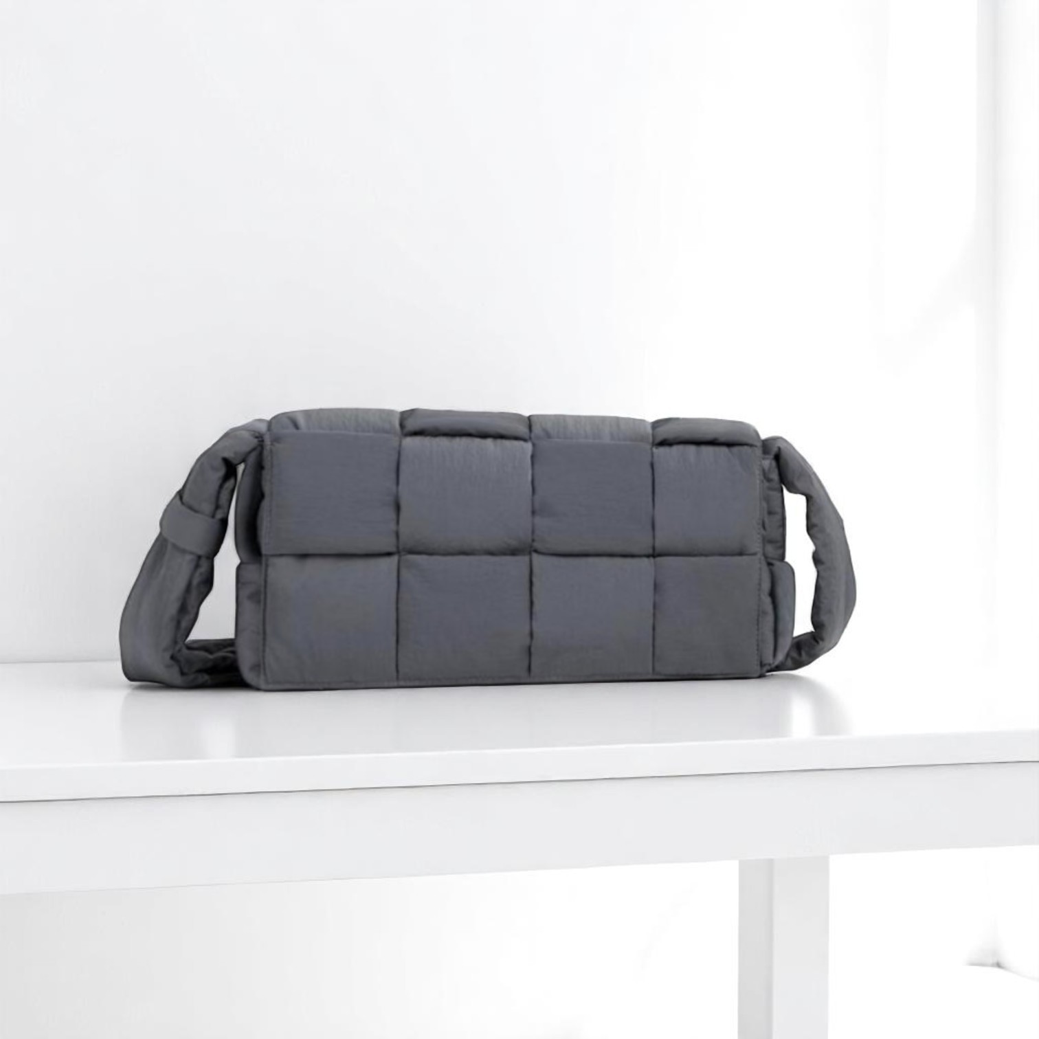 直営店‐BOTTEGA VENETA‐ Cassette バッグ