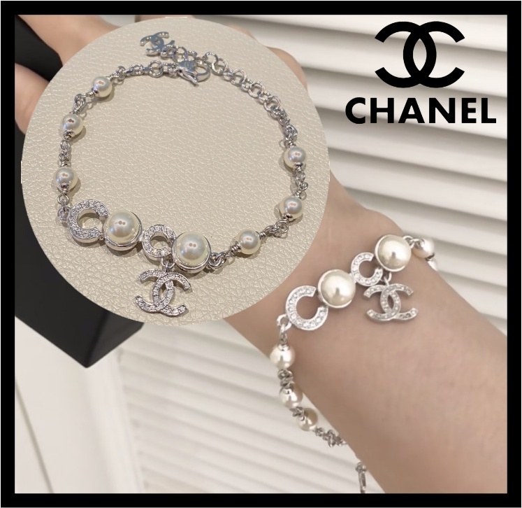 パール×CCマークがGood♪【CHANEL】揺れるCCロゴブレスレット