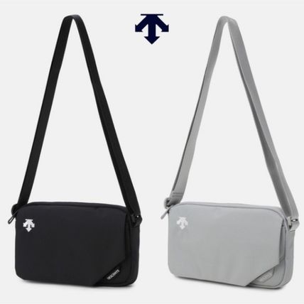 DESCENTE(デサント) ショルダーバッグ(メンズ) - 海外通販のBUYMA