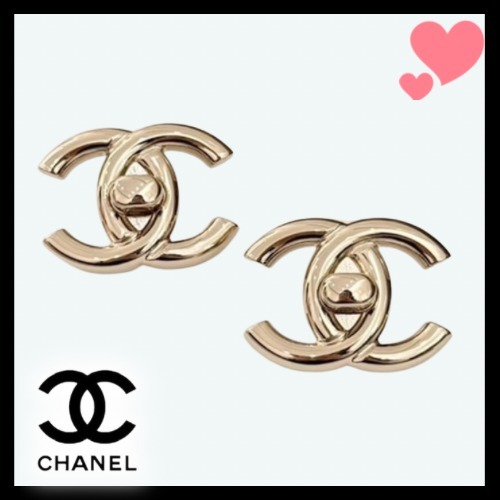大変人気☆プレゼントにも♪【CHANEL】 ピアス CCロゴ