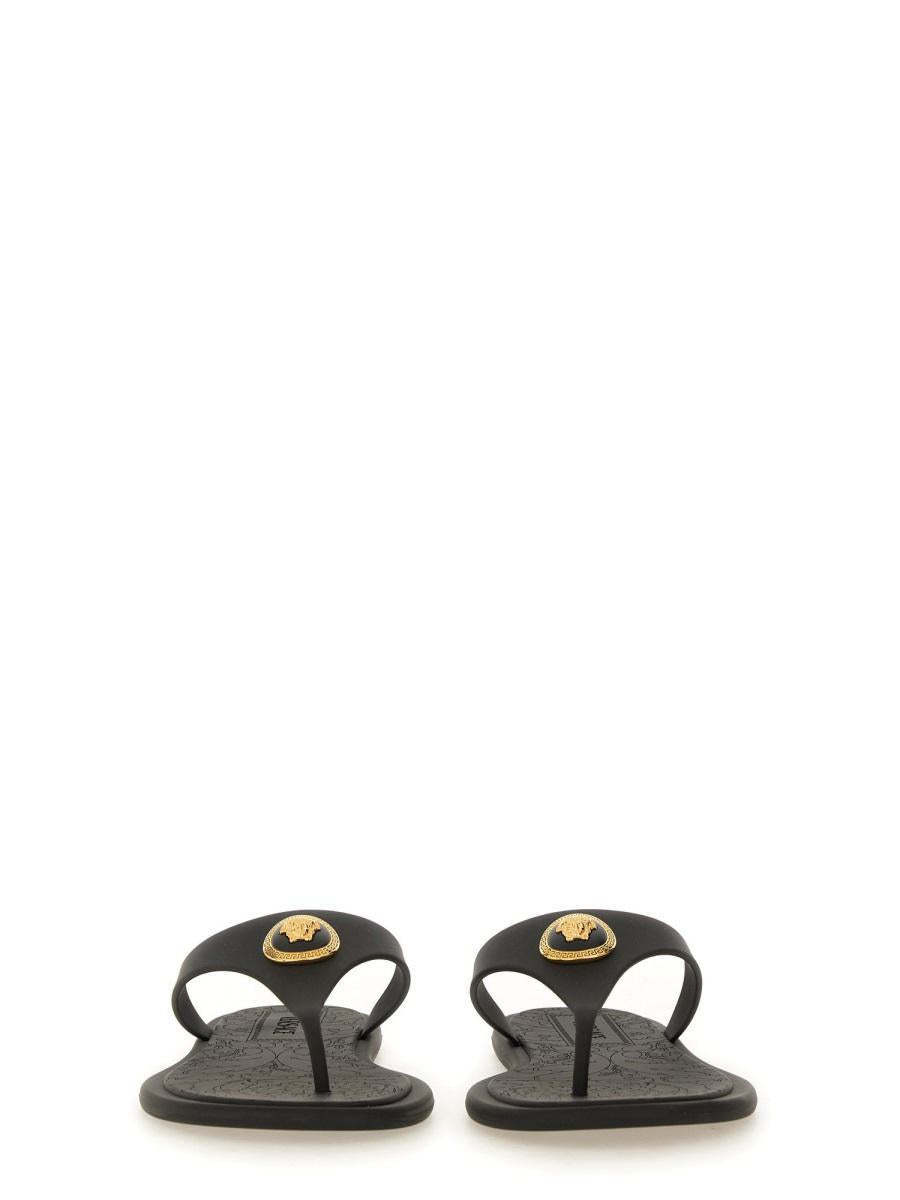 【関税＆送料込み】Versace Thong Sandal \"Alia\"