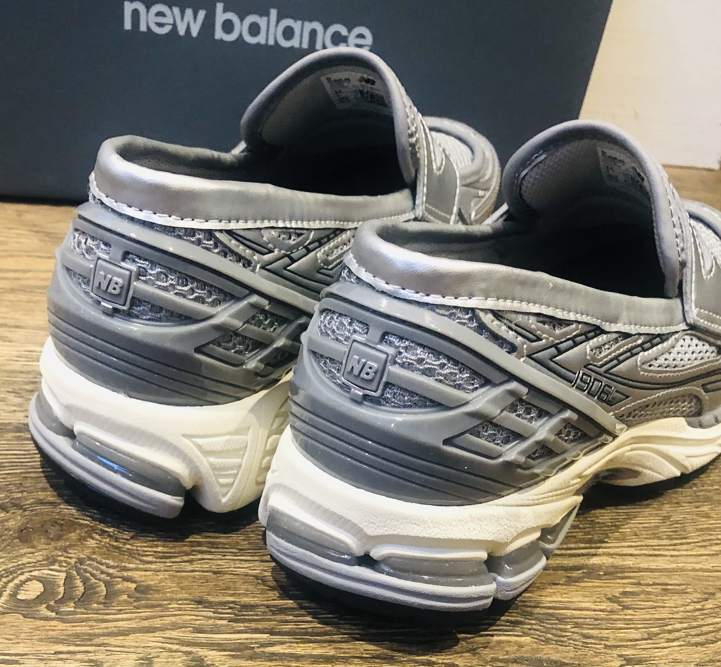 完売人気《NEW BALANCE》ローファー スニーカー1906ユニセックス
