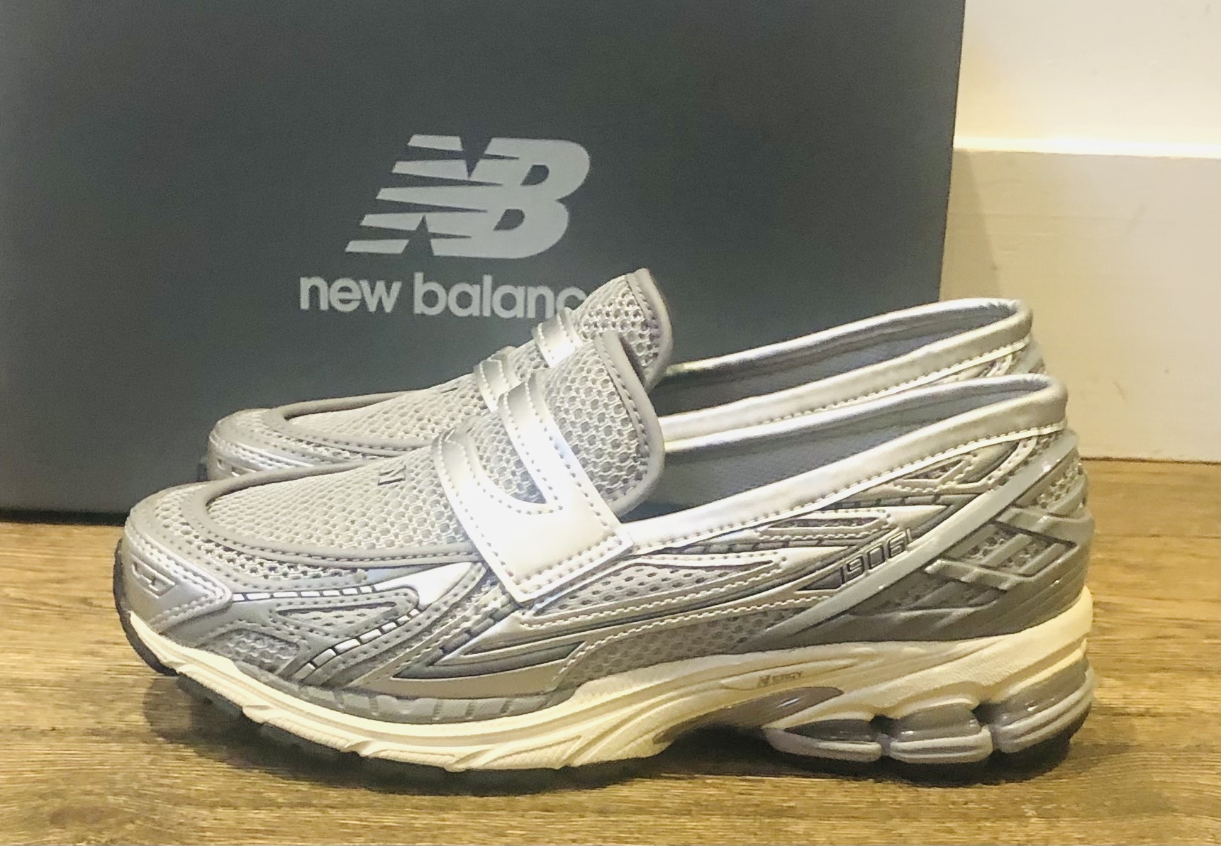 完売人気《NEW BALANCE》ローファー スニーカー1906ユニセックス